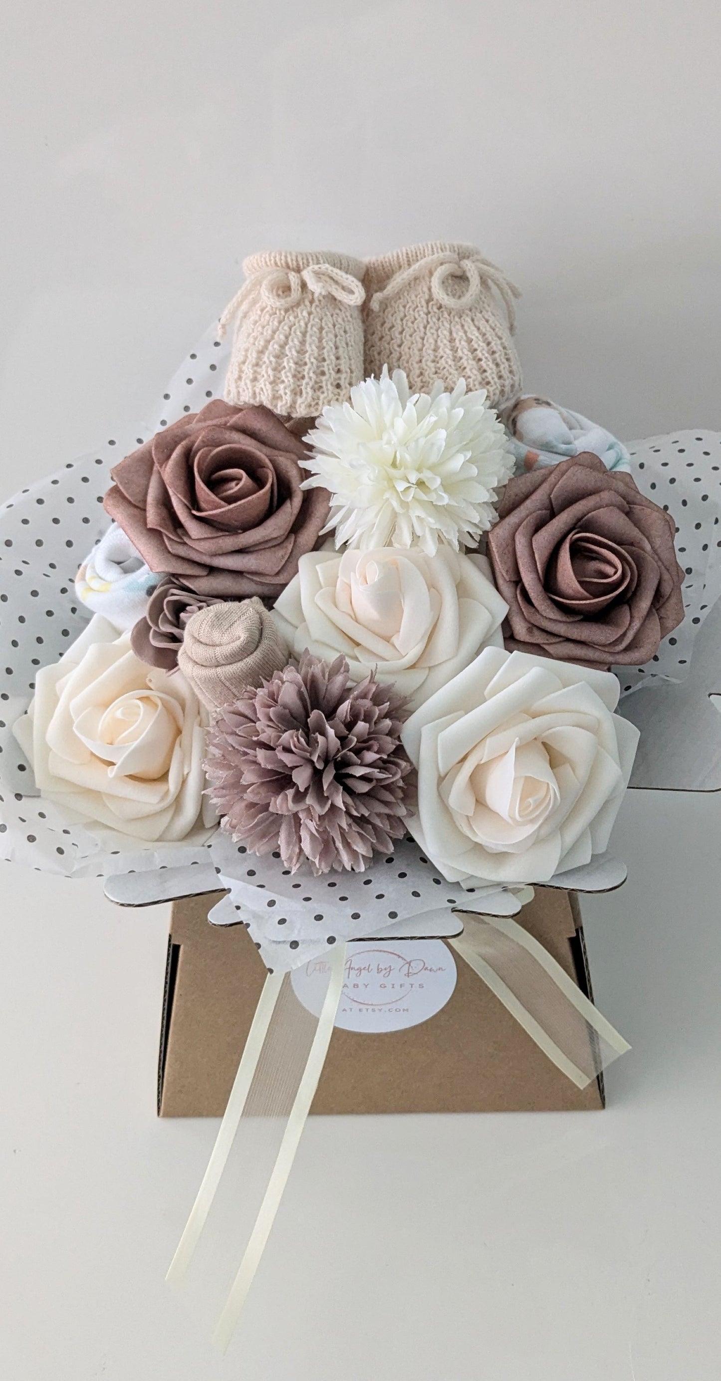 Baby clothes bouquet - neutral 5 piece set