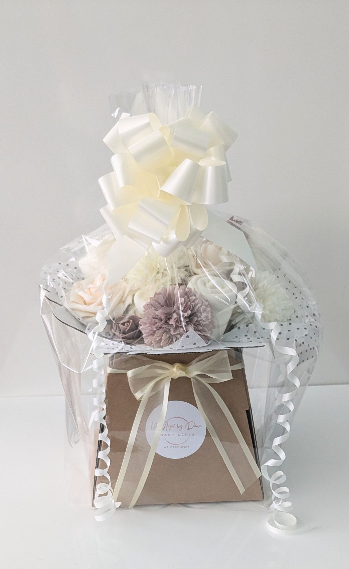Baby clothes bouquet - neutral 5 piece set