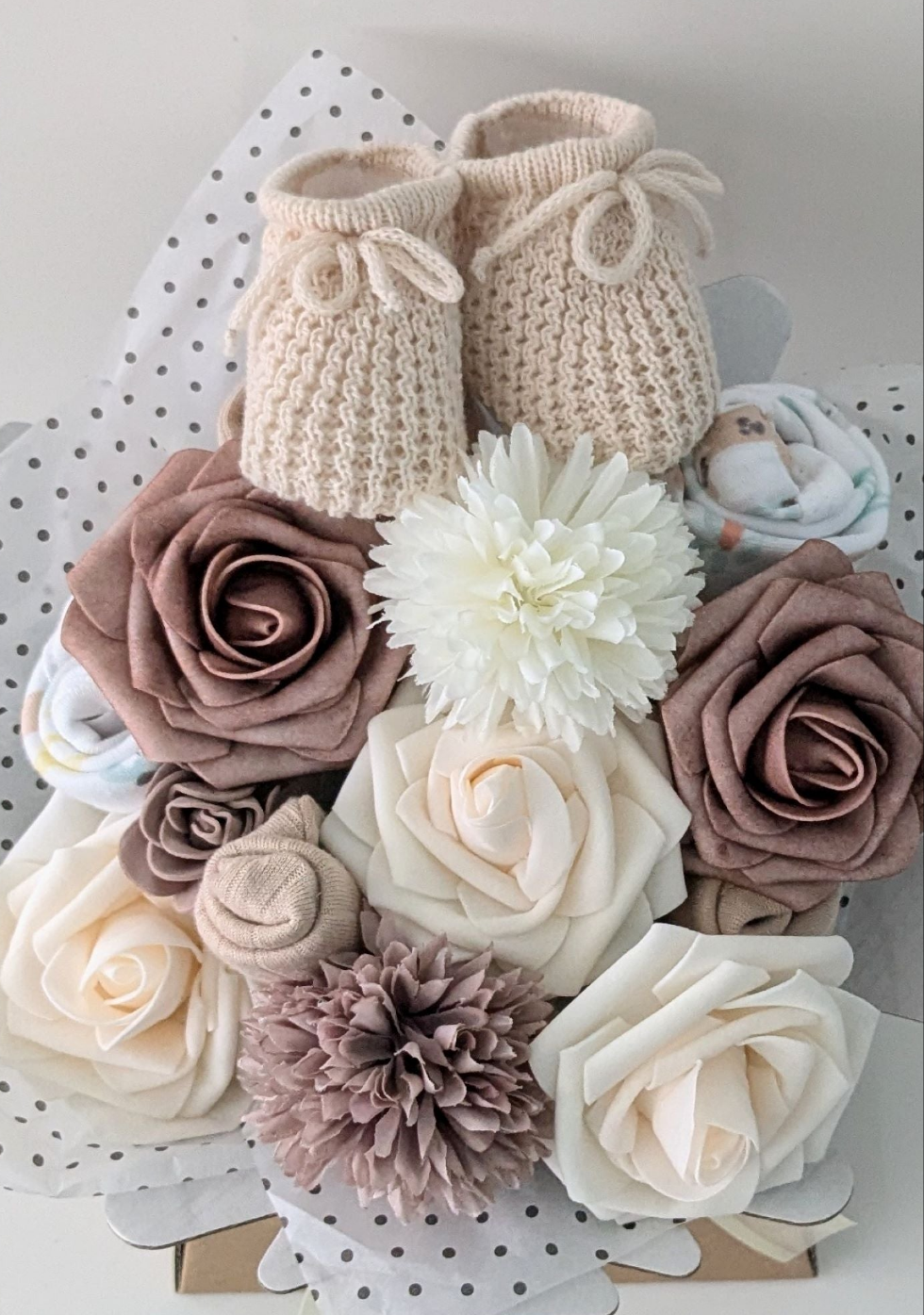 Baby clothes bouquet - neutral 5 piece set