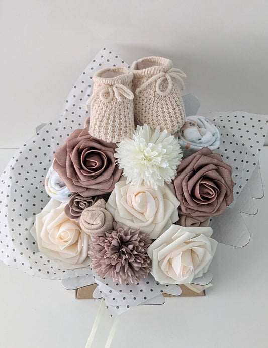 Baby clothes bouquet - neutral 5 piece set