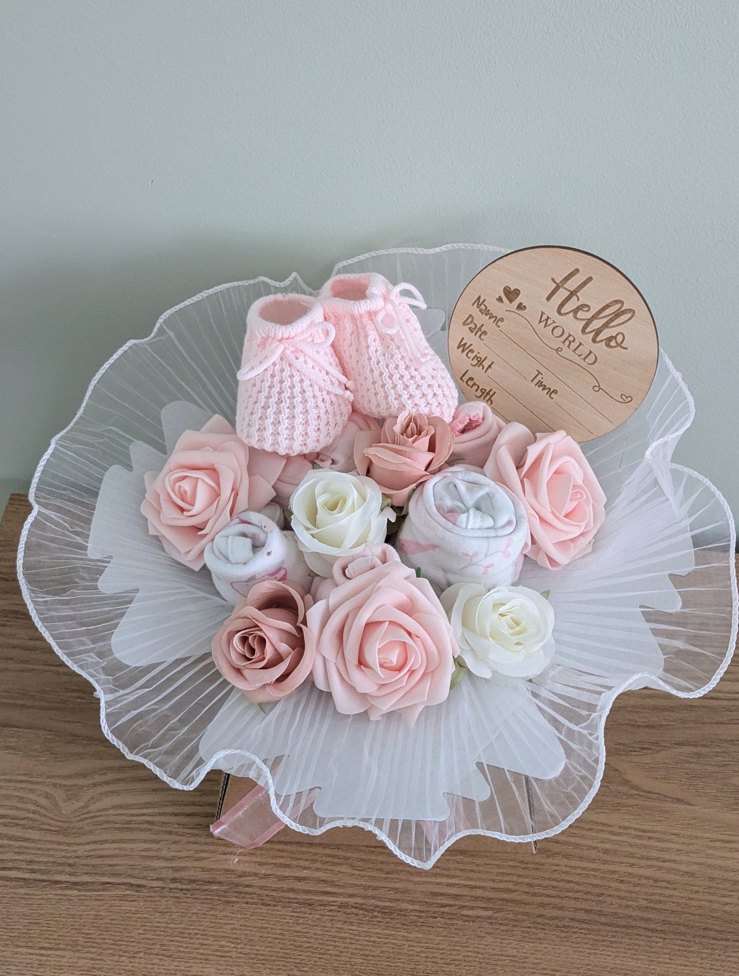 2-in-1 Mum and Baby Gift Baby Clothes Bouquet in Baby Pink